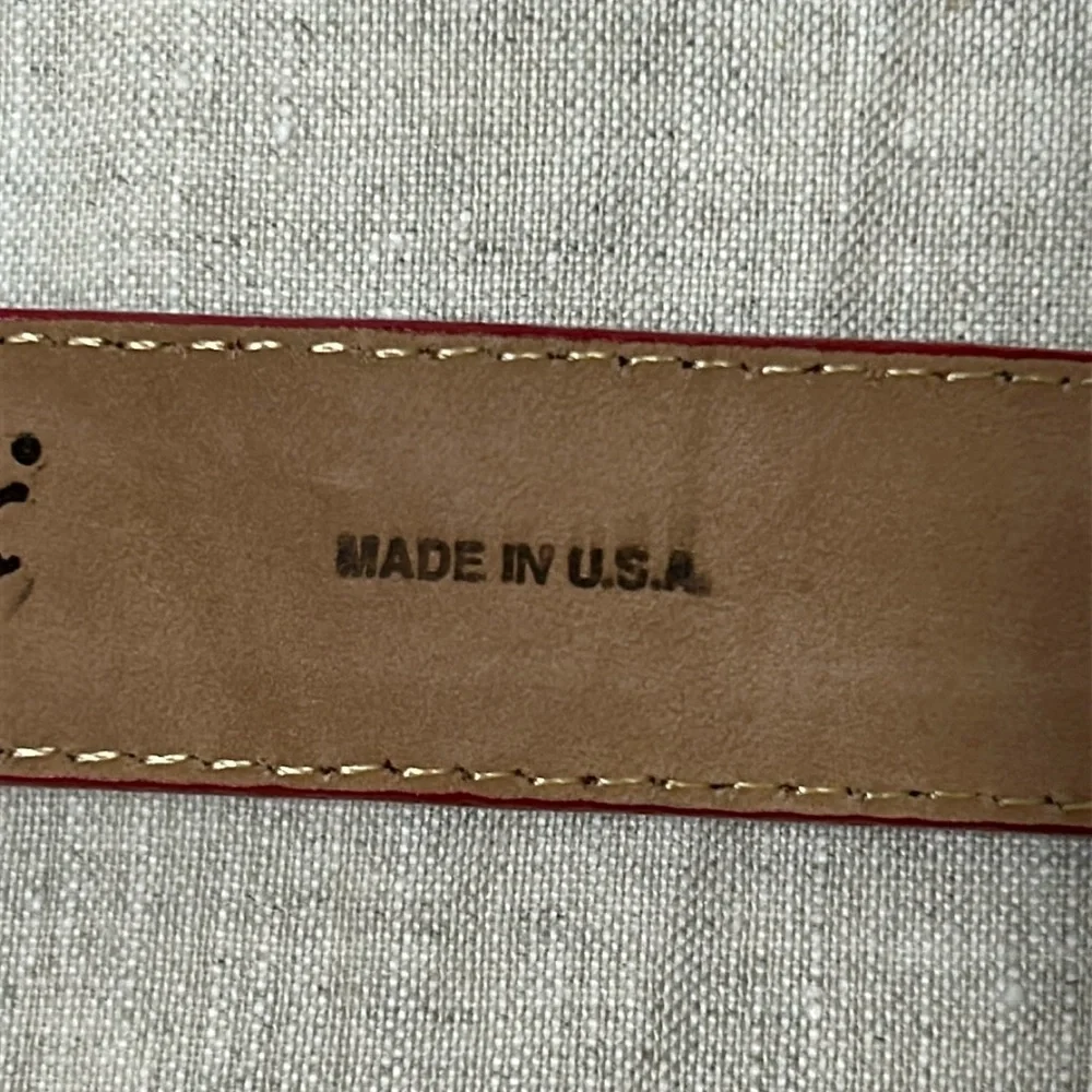 Coldwater Creek red‎ embossed leather belt. Filigree Silver buckle. Size Medium.